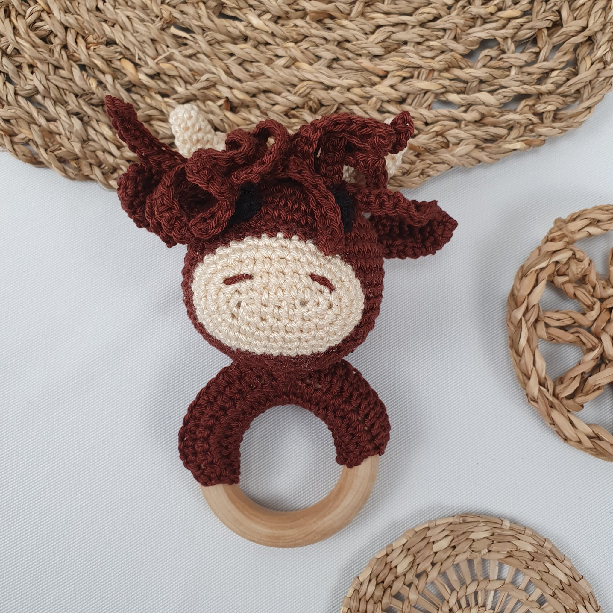 HIGHLAND COW Crochet baby-rattle