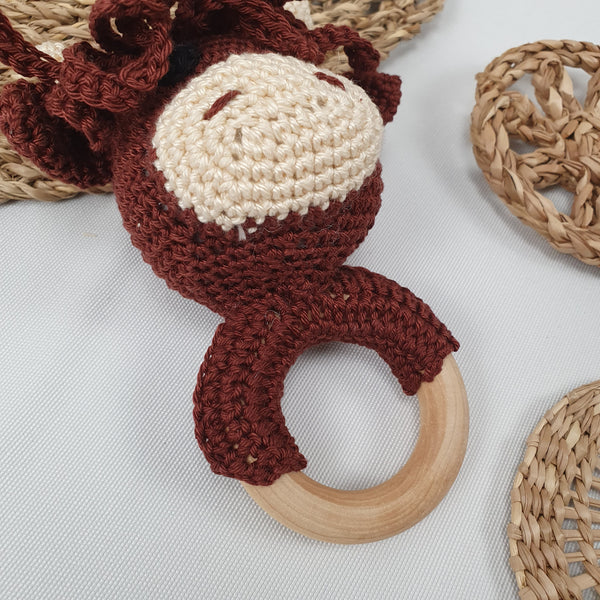 HIGHLAND COW Crochet baby-rattle