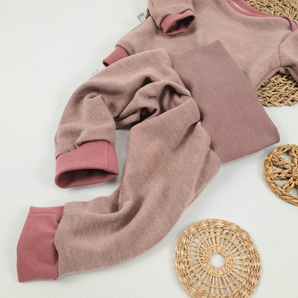 Combo Sweater + Baggy Pants